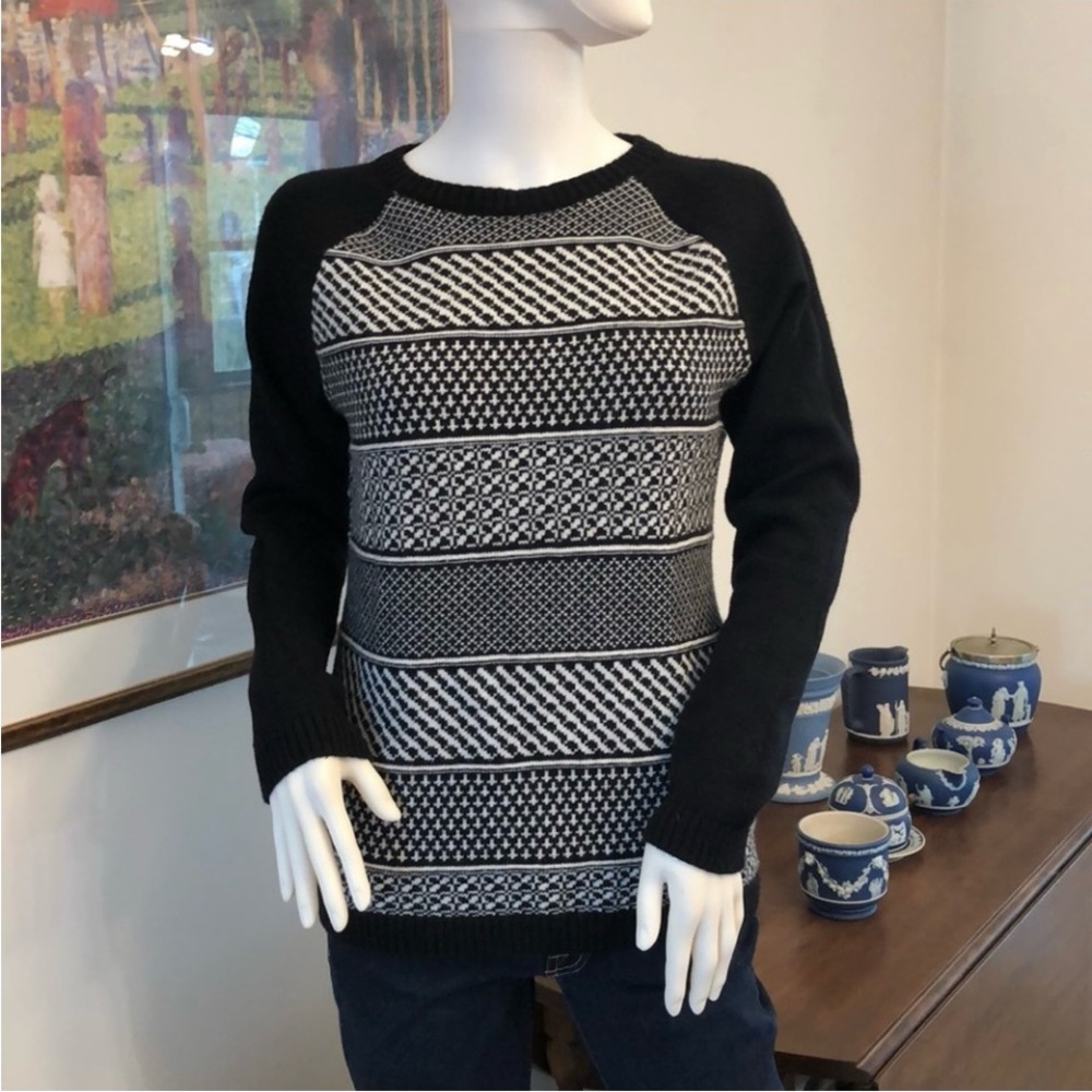 Talbots Black and White Patterned Sweater. Lambswool Blend. Raglan Sleeve. Nwot - Picture 2 of 7